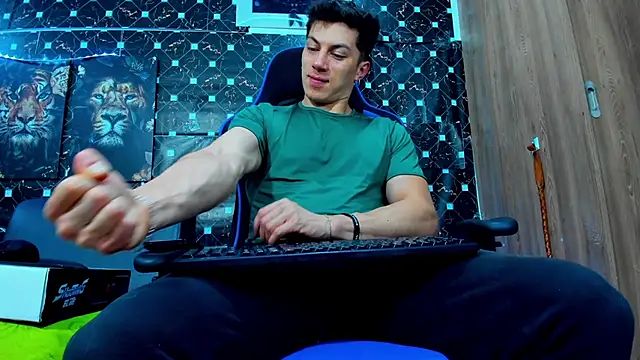 Snapshot of javiersexymann chatting on 09/09/25, 11:14 javiersexymann online show from 09/09/25, 11:14