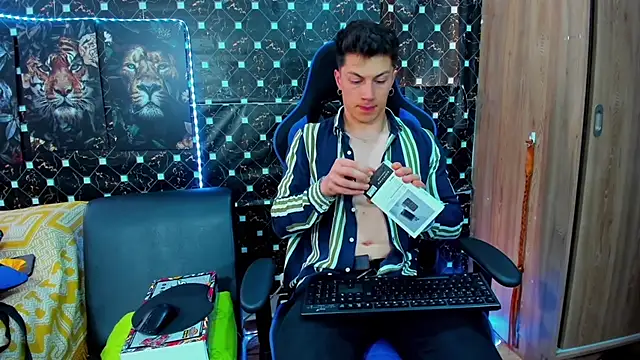 Snapshot of javiersexymann chatting on 09/30/25, 08:59 javiersexymann online show from 09/30/25, 08:59