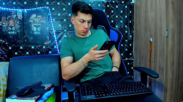 Snapshot of javiersexymann chatting on 09/23/25, 11:45 javiersexymann online show from 09/23/25, 11:45