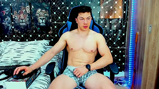 Snapshot of javiersexymann chatting on 07/10/26, 07:47 javiersexymann online show from 07/10/26, 07:47