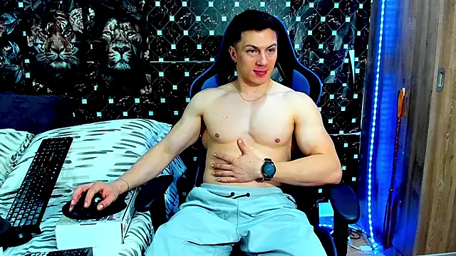 Snapshot of javiersexymann chatting on 07/21/26, 04:36 javiersexymann online show from 07/21/26, 04:36
