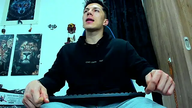 Snapshot of javiersexymann chatting on 03/20/25, 06:19 javiersexymann online show from 03/20/25, 06:19