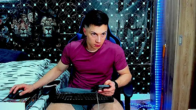 Snapshot of javiersexymann chatting on 07/14/26, 11:00 javiersexymann online show from 07/14/26, 11:00