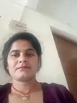 JULEE-740 online show from 11/18/25, 09:45