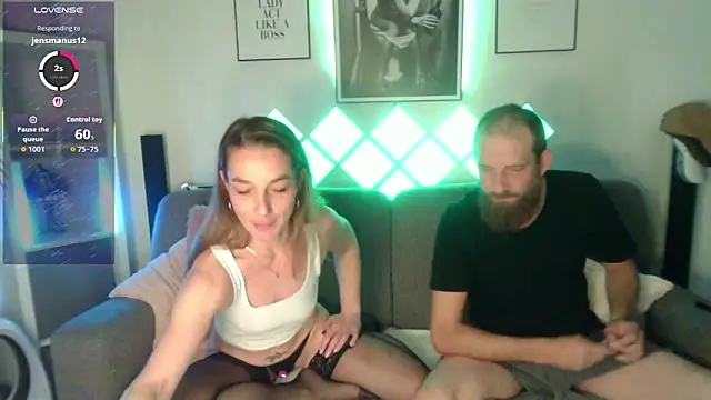 XBellaXundXUweX online show from 11/03/25, 09:35