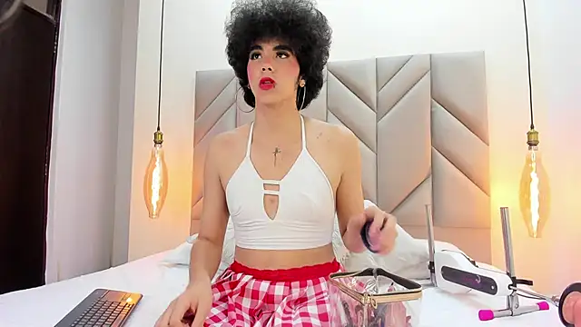 Snapshot of Kheyler_Thompson chatting on 10/12/25, 11:55 Kheyler Thompson online show from 10/12/25, 11:55