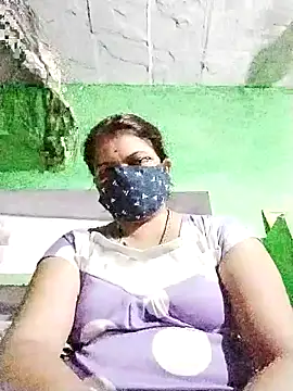 Snapshot of Rajnee33A chatting on 10/31/25, 08:05 Rajnee33A online show from 10/31/25, 08:05