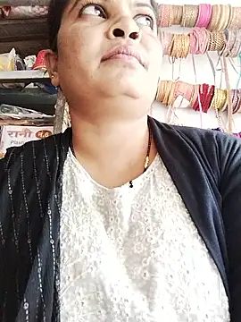 Snapshot of Rajnee33A chatting on 10/31/25, 07:49 Rajnee33A online show from 10/31/25, 07:49