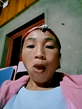 lucybaby00 online show from 10/27/25, 10:49