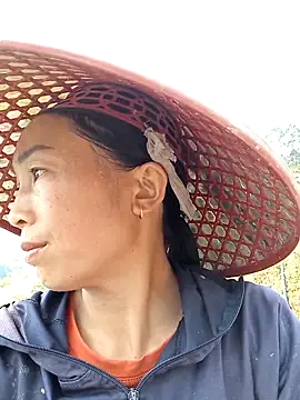 lucybaby00 online show from 04/13/26, 02:48