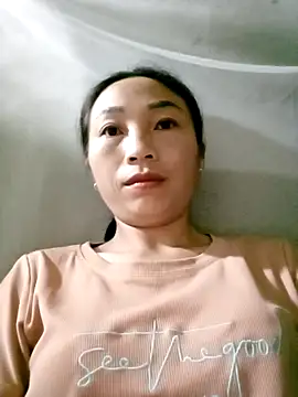 lucybaby00 online show from 11/10/25, 10:26