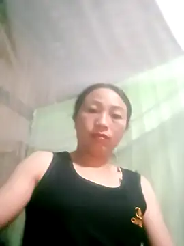 lucybaby00 online show from 11/30/25, 10:21