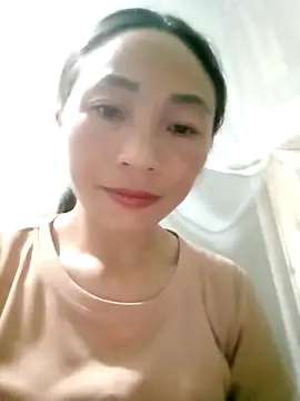 lucybaby00 online show from 11/07/25, 12:21