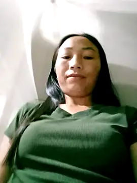 lucybaby00 online show from 04/28/26, 08:13