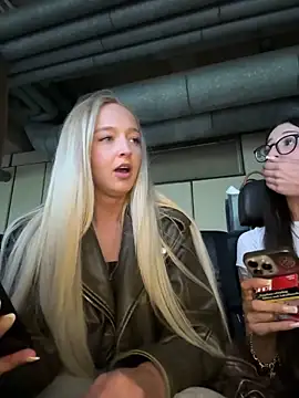 emilypeperoni online show from 09/21/25, 04:23