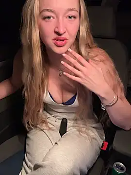 emilypeperoni online show from 04/19/26, 09:17