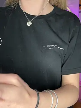 emilypeperoni online show from 04/05/26, 06:03