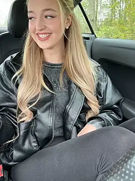 emilypeperoni online show from 04/13/26, 01:04