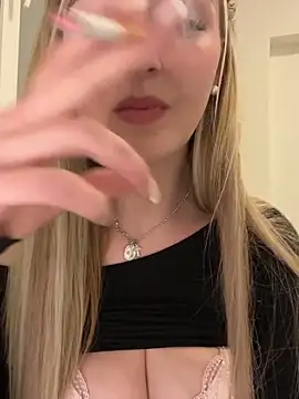 emilypeperoni online show from 04/11/26, 08:23