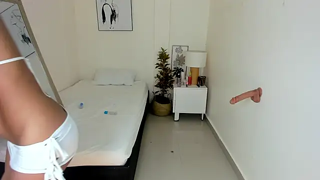 emy barnert online show from 11/14/25, 12:42