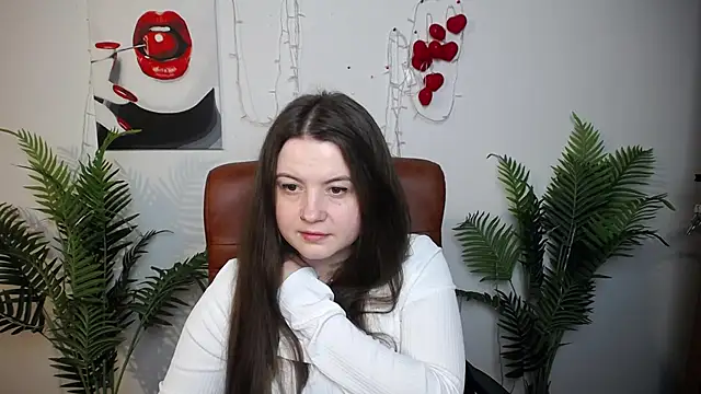 Snapshot of MavkaCute chatting on 05/17/26, 06:19 MavkaCute online show from 05/17/26, 06:19
