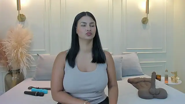 Snapshot of gabysanta_ chatting on 05/26/26, 02:15 gabysanta online show from 05/26/26, 02:15