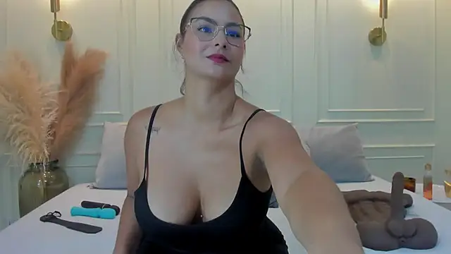 Snapshot of gabysanta_ chatting on 05/06/26, 02:10 gabysanta online show from 05/06/26, 02:10