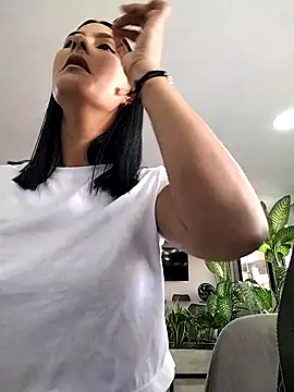 gabysanta  online show from 11/11/25, 01:39