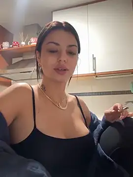 NoeliaGarcia17 online show from 10/21/25, 09:36