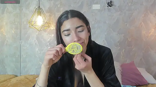 Snapshot of shumy_angels chatting on 11/11/25, 04:29 shumy angels online show from 11/11/25, 04:29