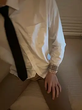 Snapshot of max_x_xine_ chatting on 10/23/25, 03:00 max x xine  online show from 10/23/25, 03:00