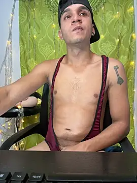 Angel latinboy online show from 02/25/26, 11:43