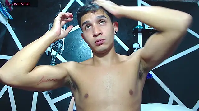 Snapshot of Angel_latinboy chatting on 10/20/25, 11:27 Angel latinboy online show from 10/20/25, 11:27