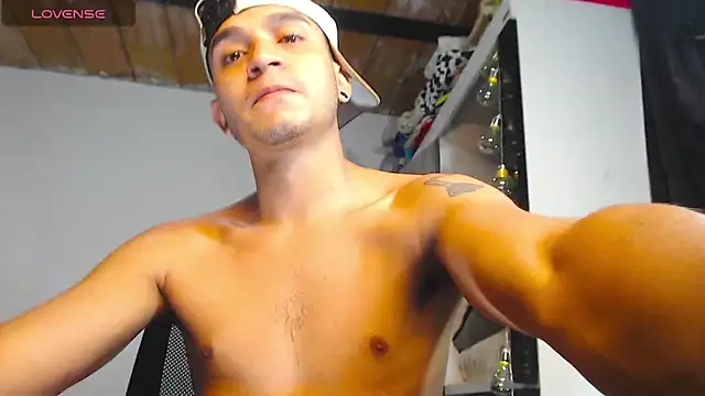 Angel latinboy online show from 04/25/26, 01:36