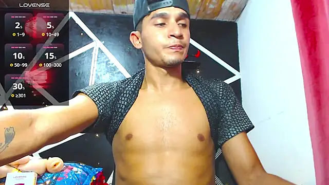 Snapshot of Angel_latinboy chatting on 09/23/25, 11:01 Angel latinboy online show from 09/23/25, 11:01