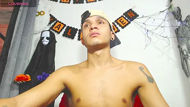 Angel latinboy online show from 10/23/25, 05:11