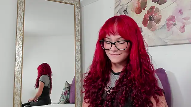 mae lyra online show from 03/12/26, 04:44