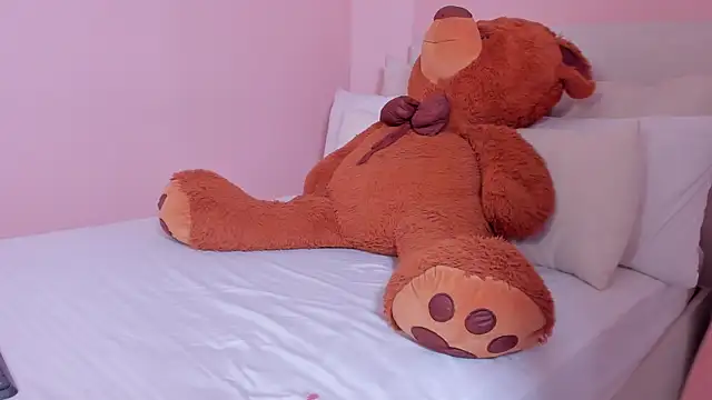 mae lyra online show from 11/06/25, 09:30