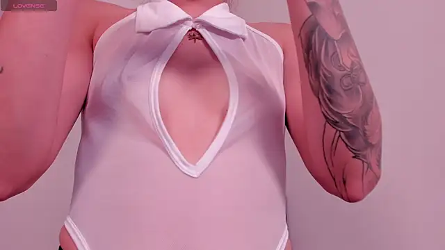 mae lyra online show from 04/13/26, 05:17