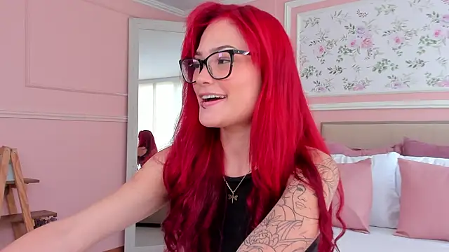 mae lyra online show from 04/20/26, 05:36