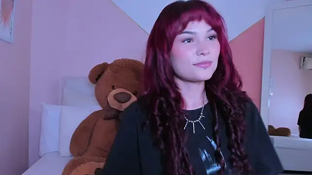 mae lyra online show from 11/11/25, 09:31