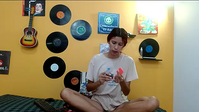 skinnyverus18 online show from 11/19/25, 07:03