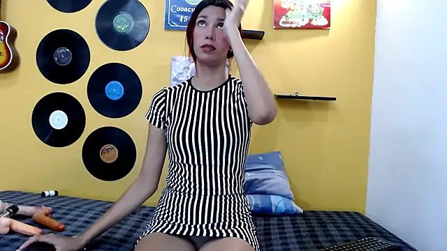 Snapshot of skinnyverus18 chatting on 03/11/26, 06:57 skinnyverus18 online show from 03/11/26, 06:57