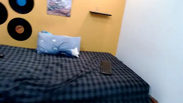 Snapshot of skinnyverus18 chatting on 03/07/26, 07:19 skinnyverus18 online show from 03/07/26, 07:19