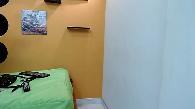 Snapshot of skinnyverus18 chatting on 02/20/26, 06:21 skinnyverus18 online show from 02/20/26, 06:21