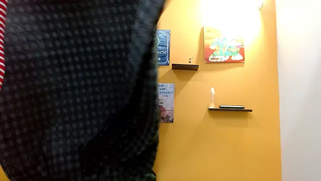 skinnyverus18 online show from 10/27/25, 07:04