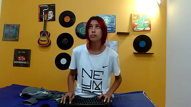 skinnyverus18 online show from 11/10/25, 06:57