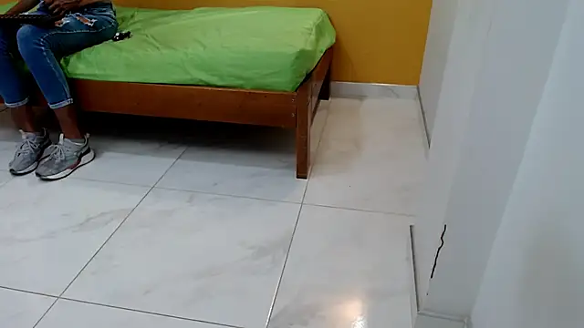 Snapshot of skinnyverus18 chatting on 02/28/26, 06:51 skinnyverus18 online show from 02/28/26, 06:51