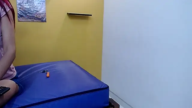 Snapshot of skinnyverus18 chatting on 04/01/26, 07:44 skinnyverus18 online show from 04/01/26, 07:44