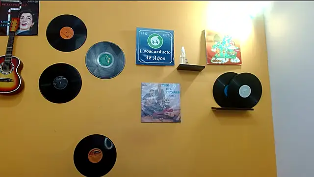 Snapshot of skinnyverus18 chatting on 01/10/26, 07:09 skinnyverus18 online show from 01/10/26, 07:09